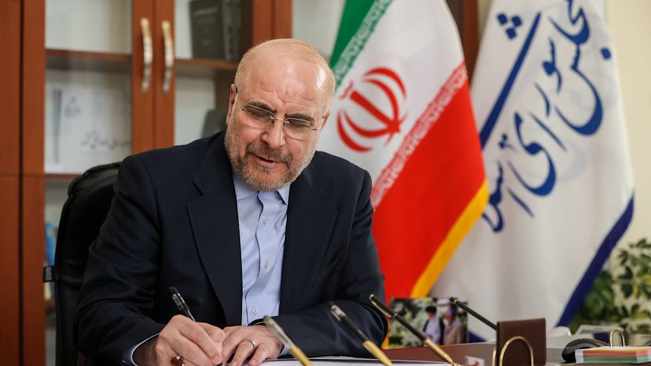 قالیباف قهرمانی تیمهای کشتی در رقابتهای جوانان آسیا را تبریک گفت
