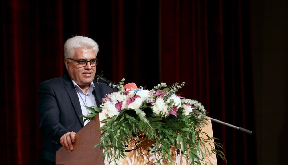 فروش سوخت در آن سوی مرزها با قیمت ۸۰ تا ۹۰ هزار تومان/ تحویل سالانه حدود ۲۰ میلیارد لیتر سوخت مایع به نیروگاهها