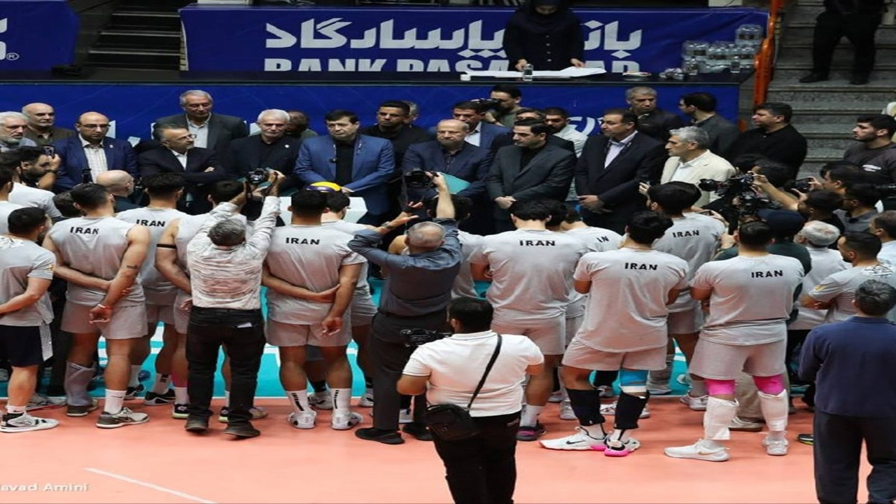رونمایی از ۱۴ ملی‌پوش والیبال در حضور دنیامالی