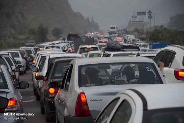 ترافیک سنگین و بارش باران در محور چالوس و آزادراه تهران - شمال