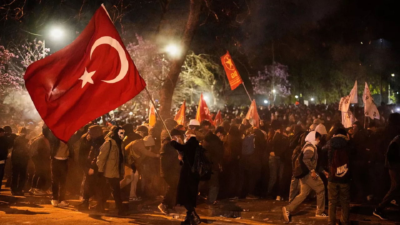 بازداشت گسترده مخالفان اردوغان در ازمیر