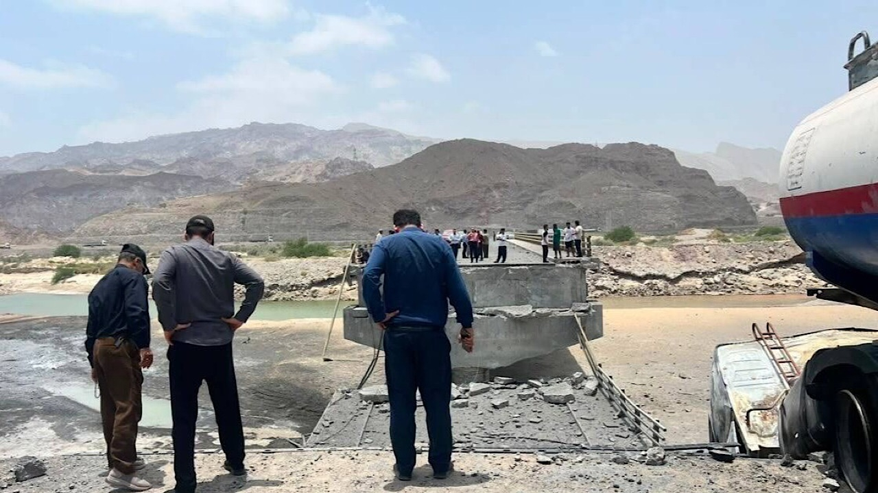 بخشی از مسیرهای خروجی هرمزگان به مقصد فارس و کرمان به طور موقت بسته شد