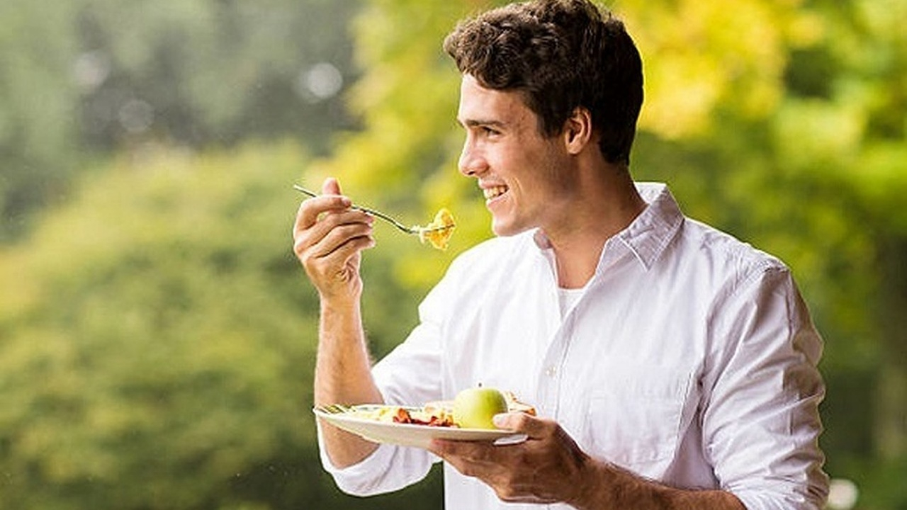 تغذیه سالم و آداب غذا خوردن چقدر اهمیت دارد؟ + فیلم
