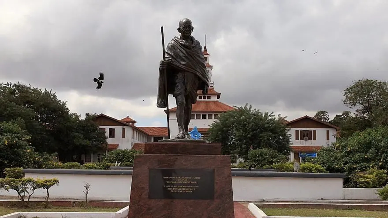 مجسمه گاندی در استرالیا دزدیده شد + فیلم