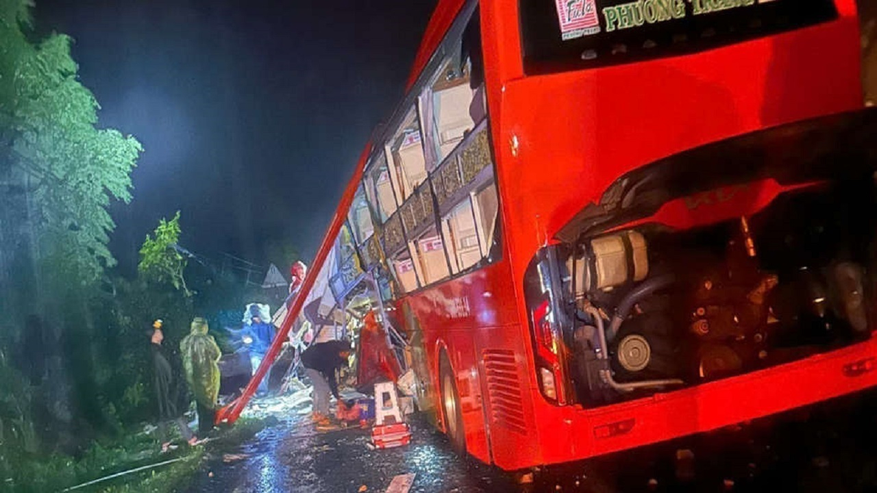 رانش زمین در مرکز ویتنام جان ۶ مسافر اتوبوس را گرفت