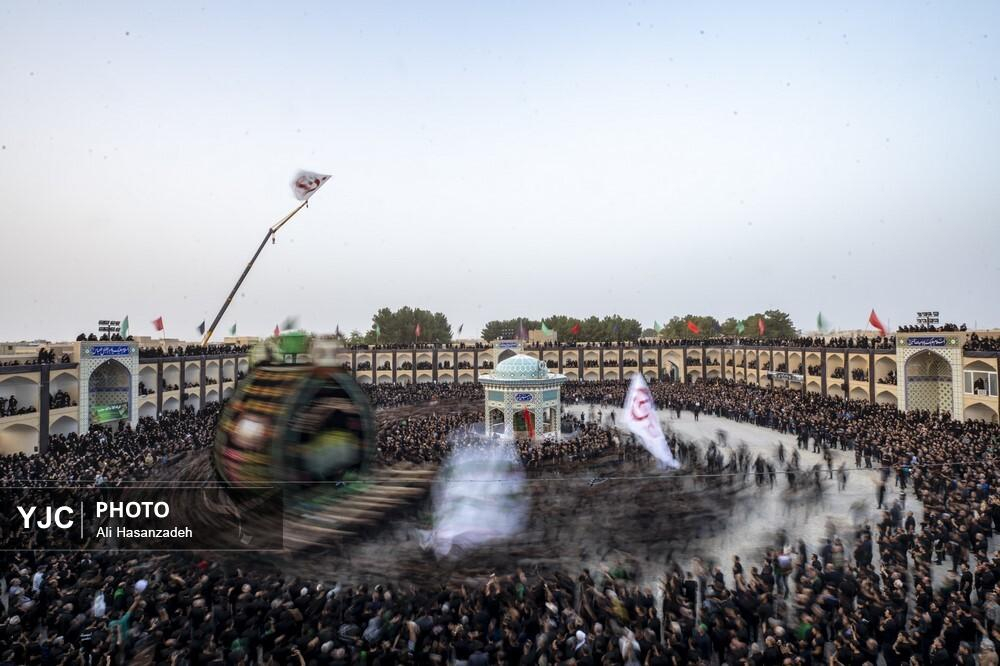 مراسم عزاداری و نخل برداری عصر عاشورا در یزد