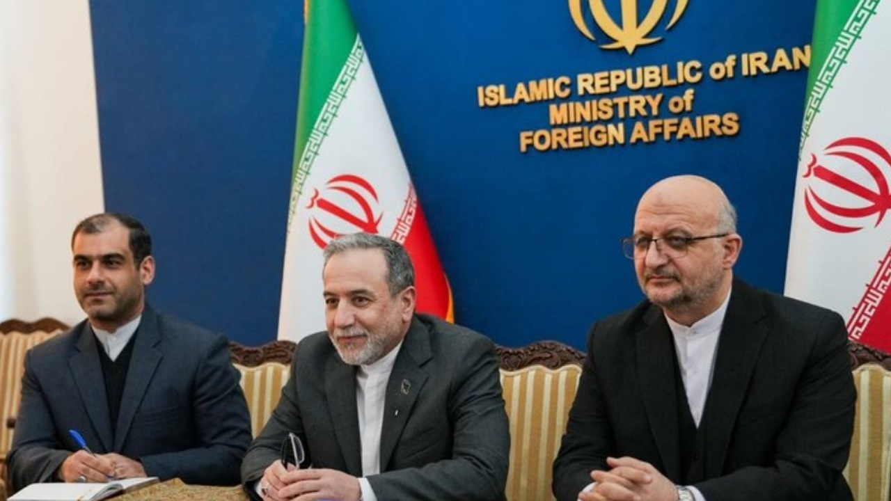 نشست وبیناری عراقچی با سفرا و رؤسای نمایندگیهای ایران در اروپای شرقی