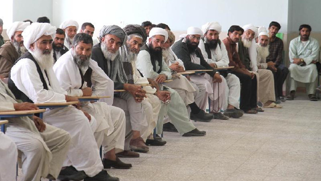 آموزش خطرات مین به اتباع افغانستانی در مرز دوغارون