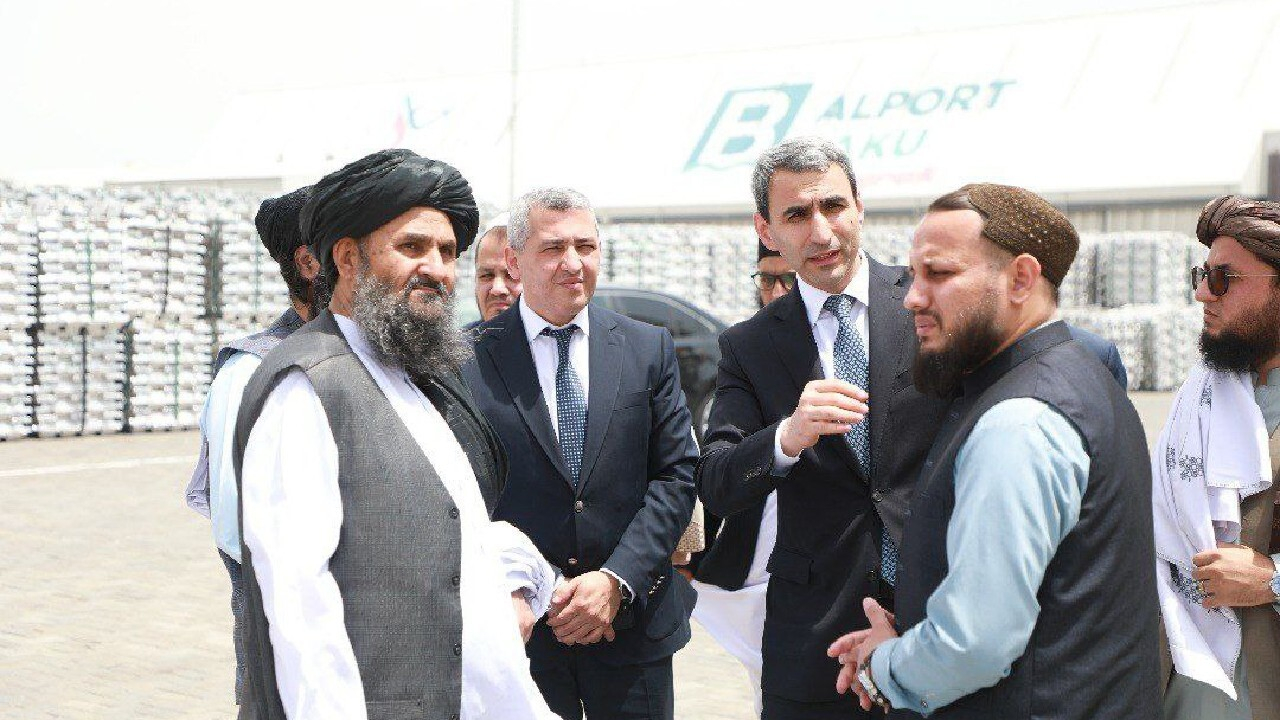 بازدید ملا برادر از بندر بینالمللی بحری باکو