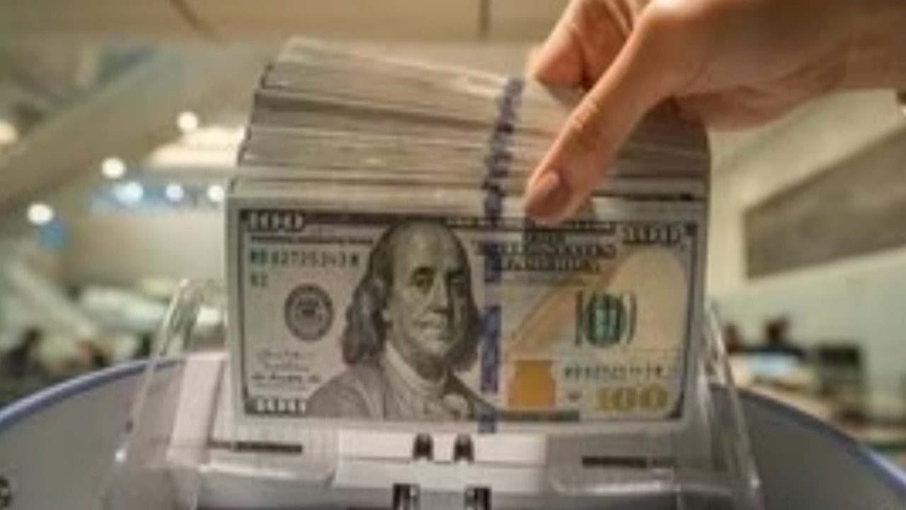 دستور رئیس‌کل بانک مرکزی برای تخصیص یک میلیارد دلار برای تامین ارز واردات کالا‌های اساسی