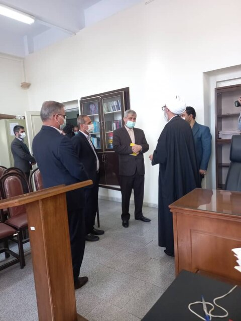 بازدید سرزده رئیس کل دادگستری تهران از دادگاه کیفری ۱ استان تهران