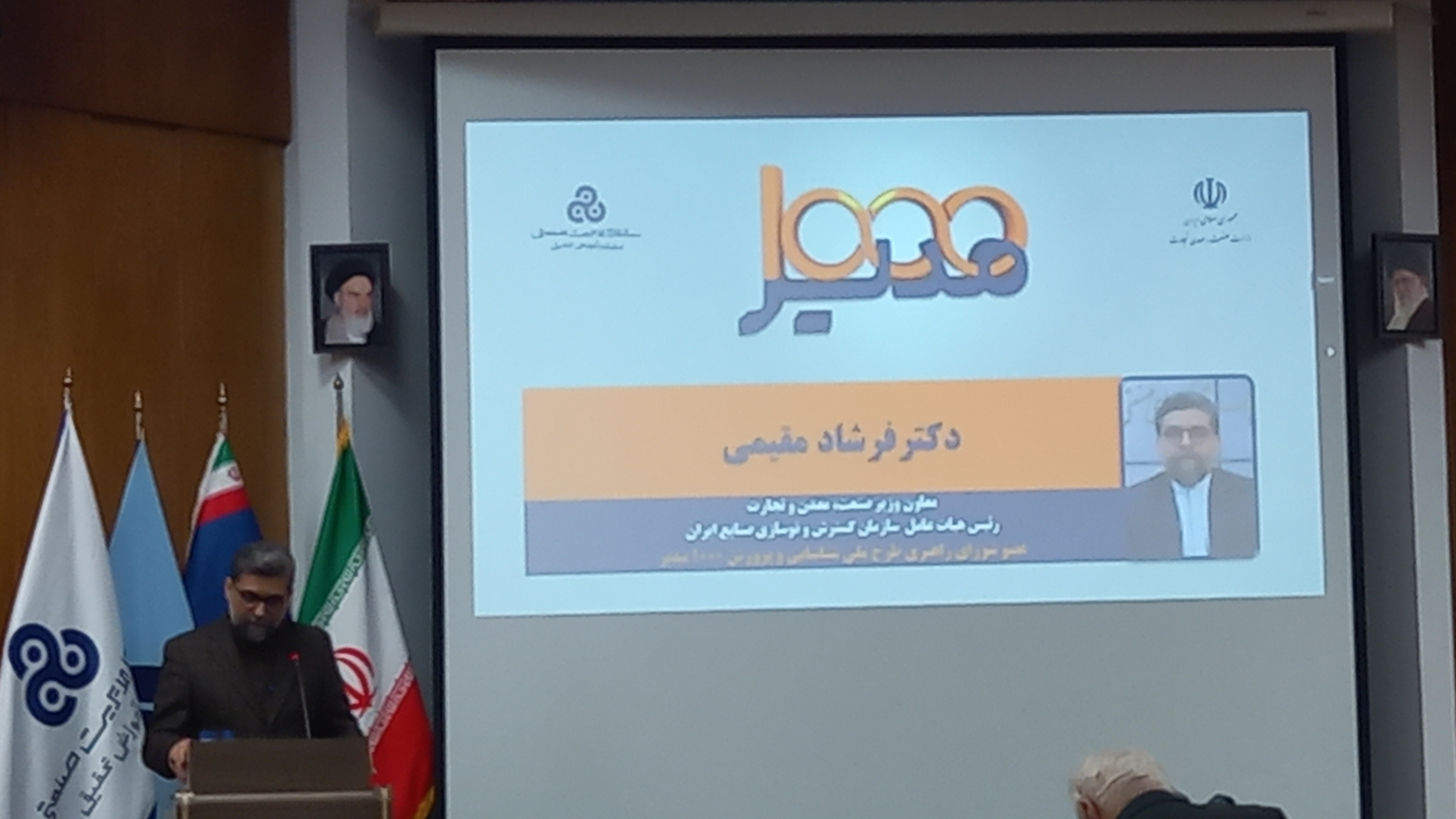 ۱۰۰۰ مدیر تازه نفس وارد بدنه دولت میشود