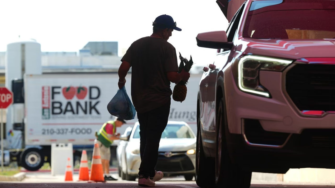 استفاده دولت آمریکا از غذا به عنوان سلاح بر ضد مردم خود + فیلم