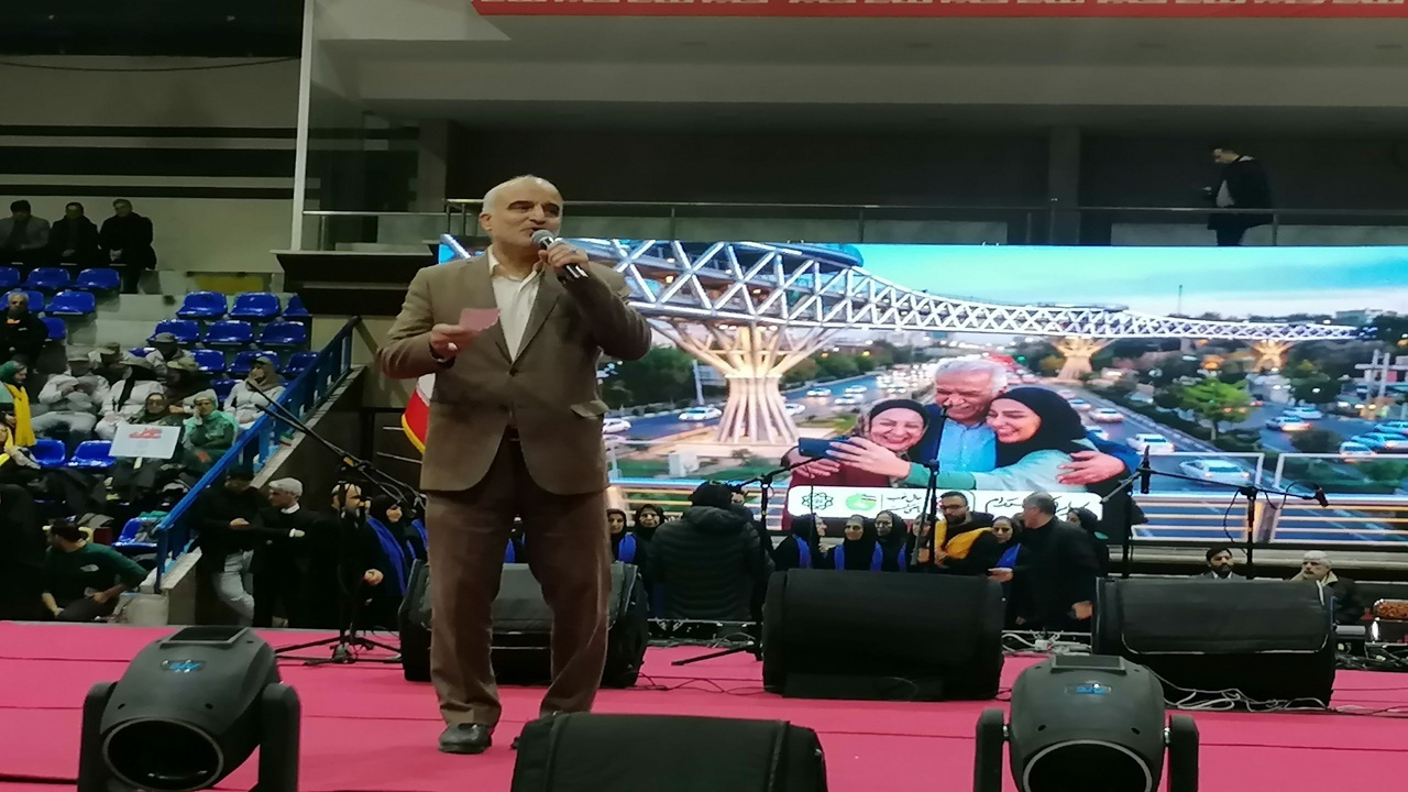 مشعل ششمین دوره رقابت‌های نشاط سالمندی در ورزشگاه شیرودی تهران روشن شد