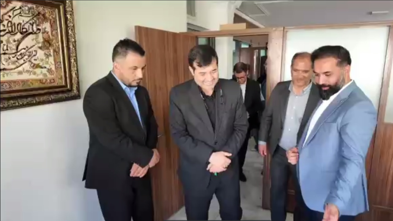 بازدید وزیر ورزش و جوانان از فدراسیون انجمنهای ورزشی+ فیلم