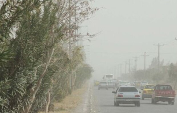 کاهش کیفیت هوا در شرق و غرب کشور/ خنک ترین شهر ایران