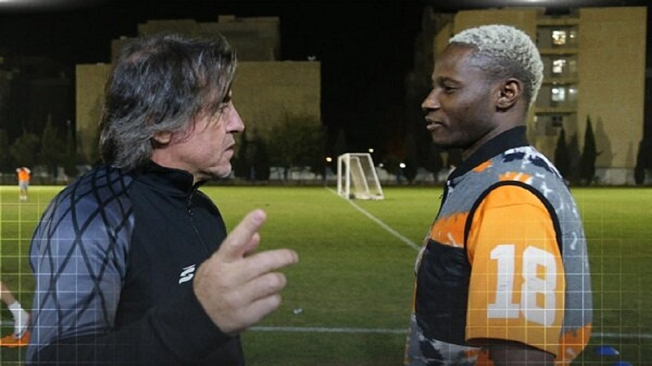 غیبت متوالی وینگر خارجی استقلال