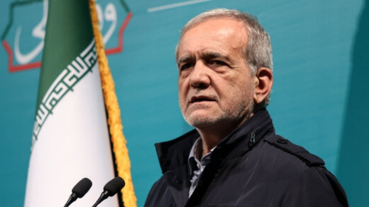 پزشکیان: کتاب و کتابخوانی گره از مشکلات میگشاید