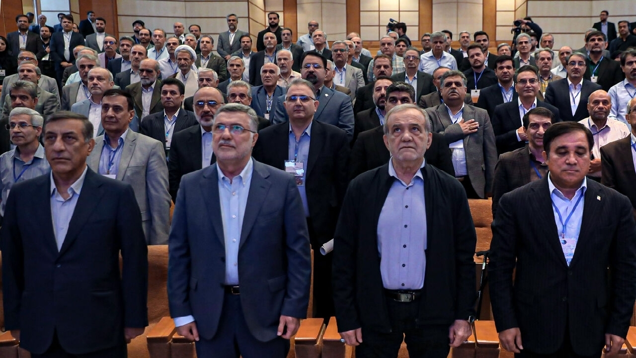 رئیسجمهور از ۱۲ نامآور پزشکی ایران تجلیل کرد