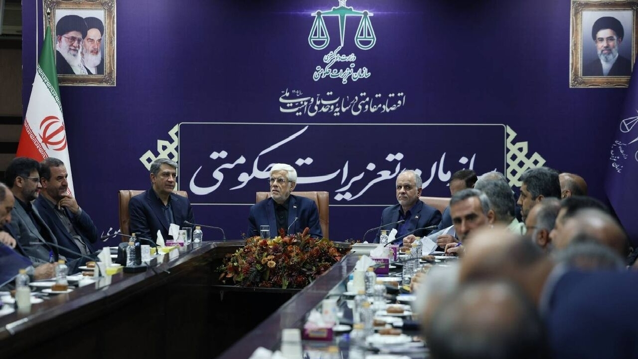 عارف: با گرانفروشی و احتکار باید برخورد جدی شود