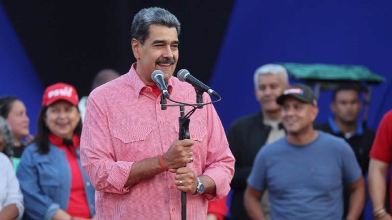 مادورو: ونزوئلا آماده دفاع در برابر هر تهدیدی است