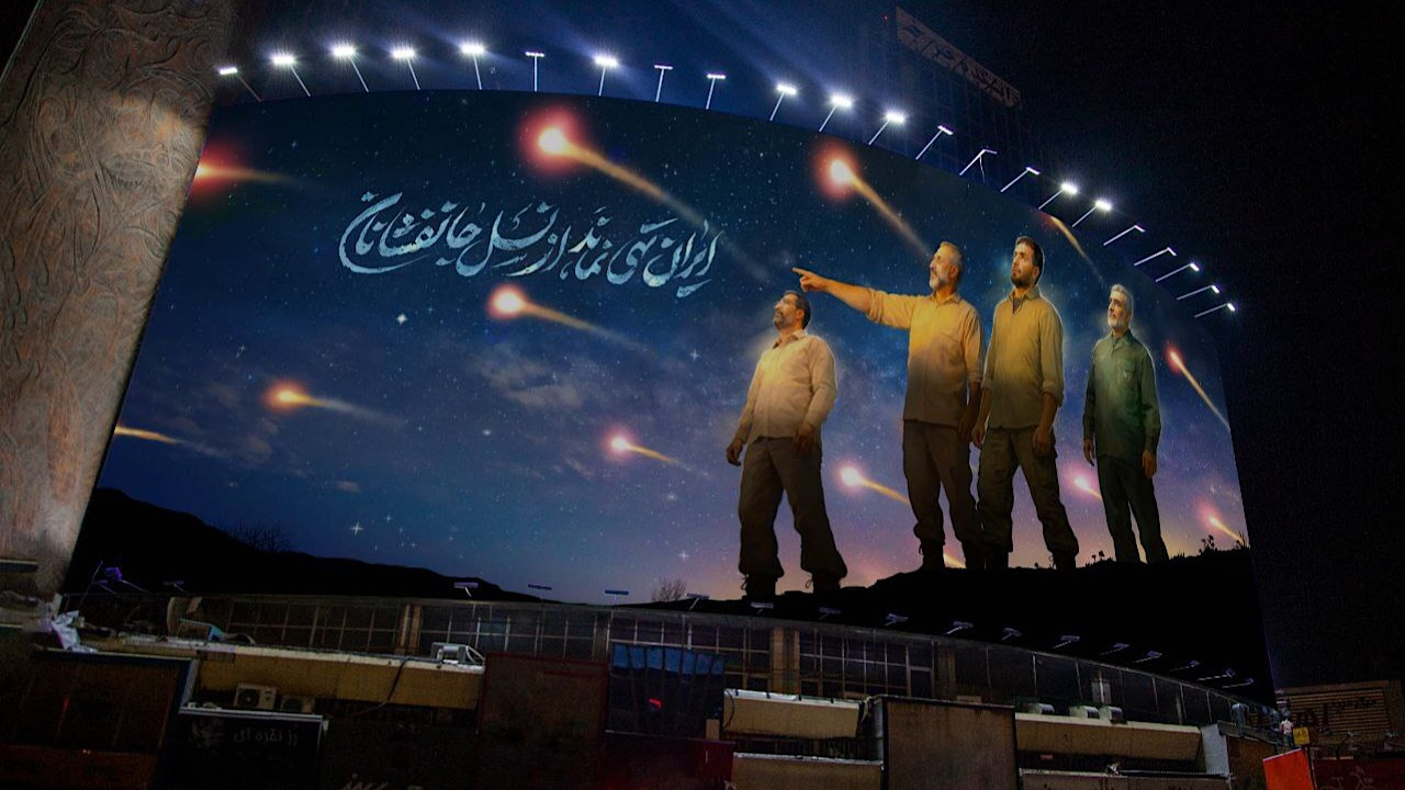 رونمایی از دیوارنگاره جدید میدان ولیعصر