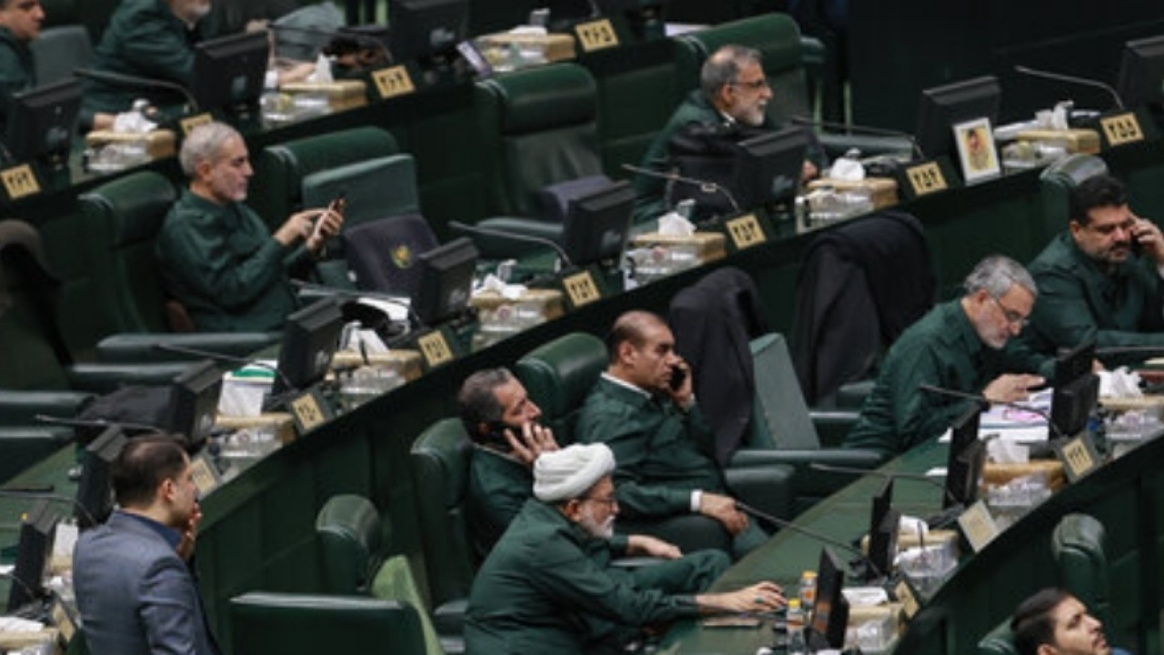 بررسی ایرادات واگذاری ایران‌خودرو به کروز در نشست امروز مجلس