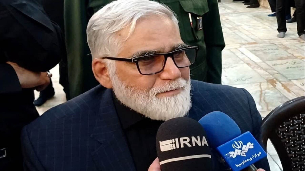 آرزوی ما این است که برای ادامه دادن راه روشن شهیدان، شایسته باشیم