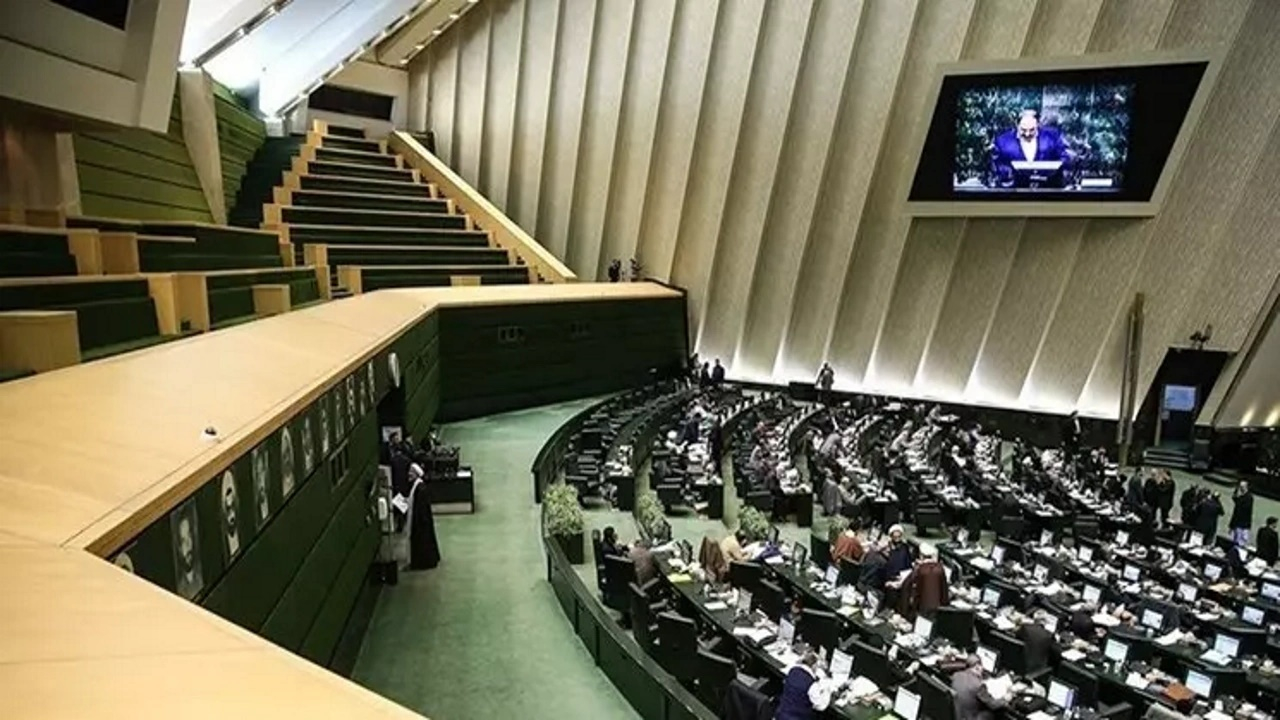 تصویب طرح اعطای فوقالعاده خاص به کارکنان دستگاههای اجرایی کشور در مجلس