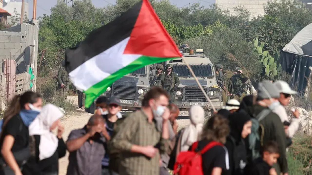 ارتش اسرائیل ۲۵ ساختمان مسکونی در اردوگاه کرانه باختری را تخریب میکند