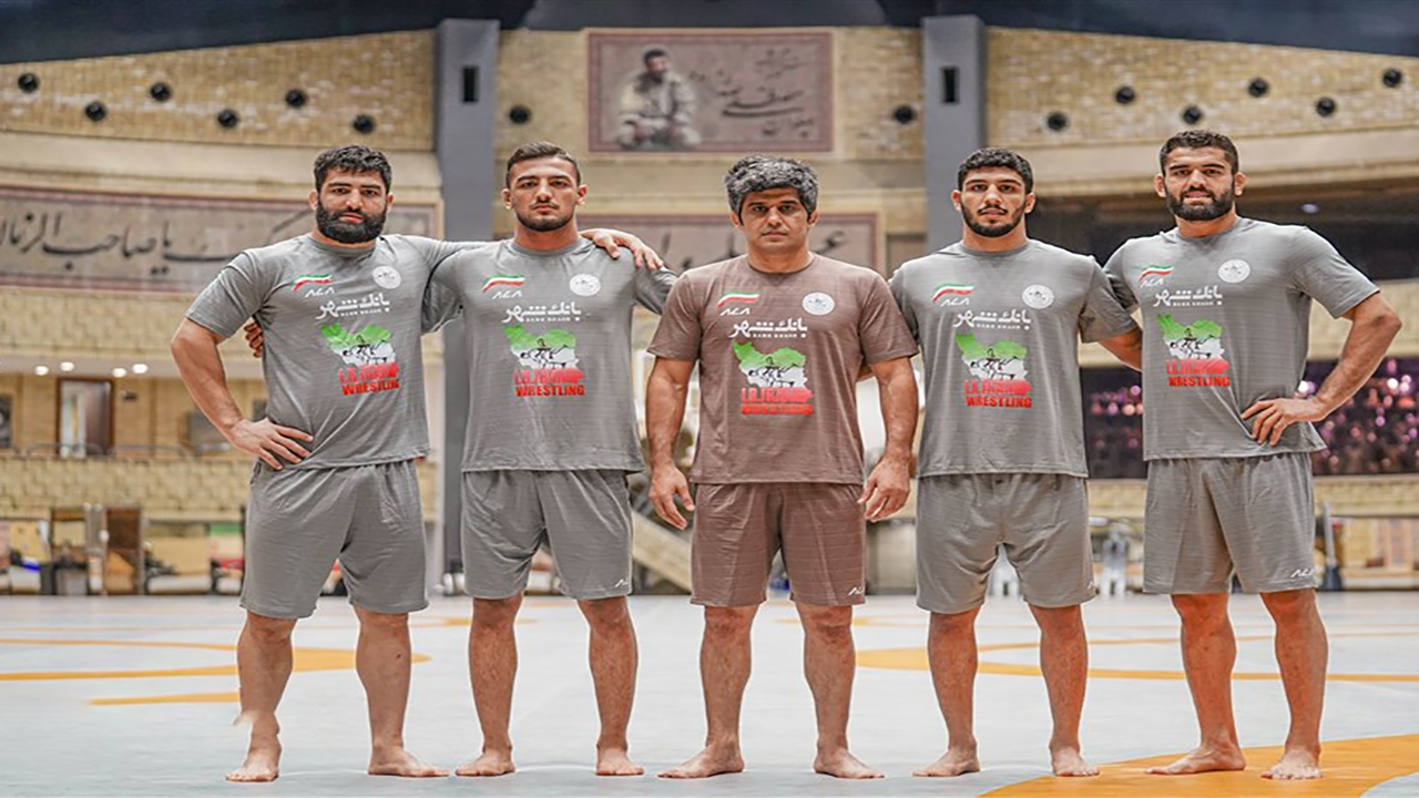 تیم منتخب کشتی آزاد راهی بوداپست شد