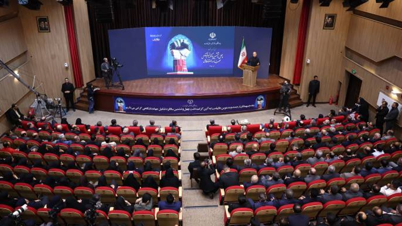 پزشکیان: سرمایهگذاری در فناوریهای نوین، نیاز ضروری کشور است