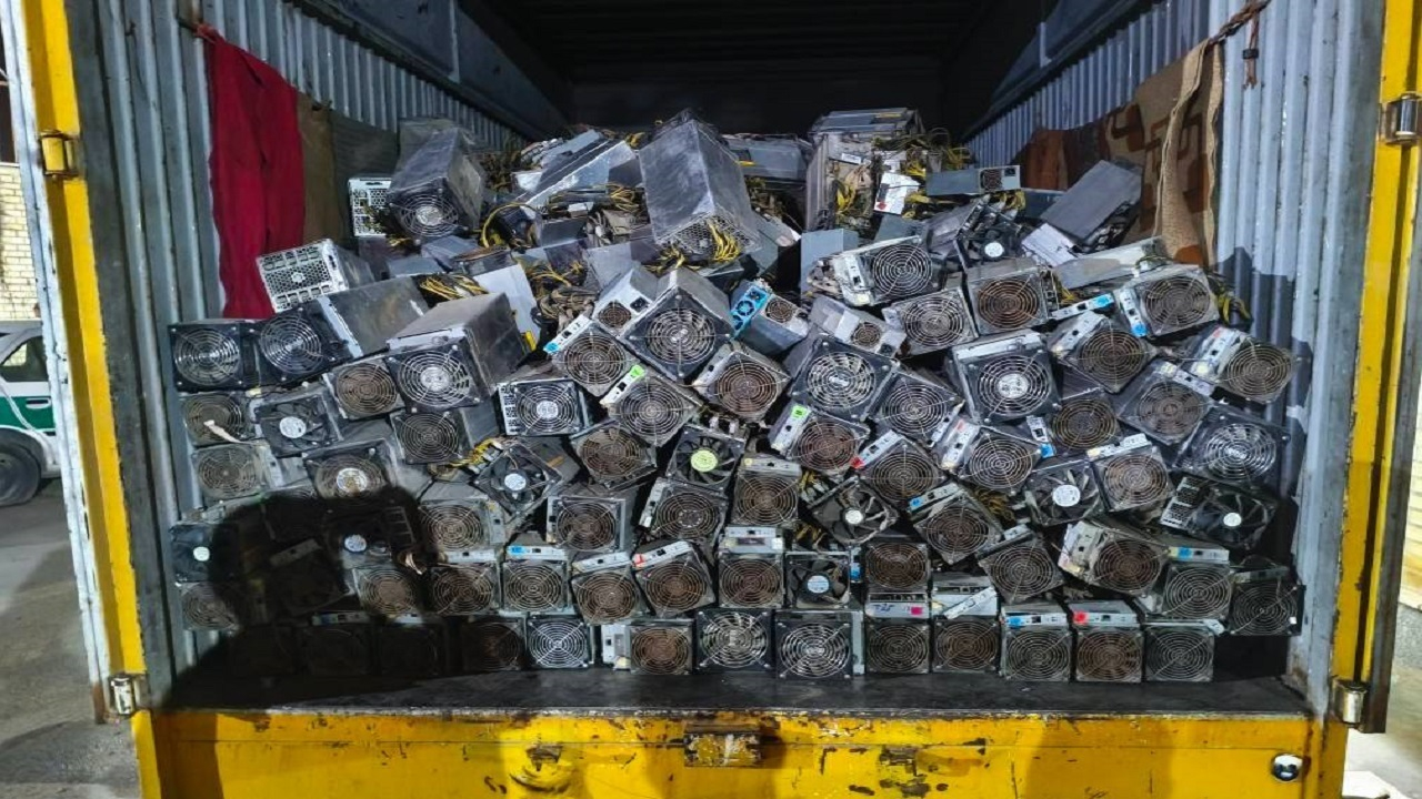 کشف ۵۶۶ دستگاه استخراج رمزدارایی در شهرستان کهریزک