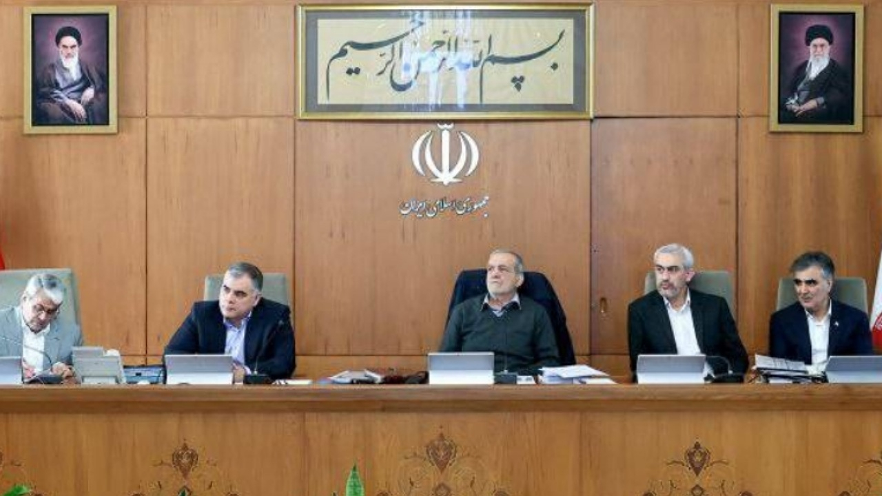 تاکید پزشکیان بر تسریع در اجرای قرارداد توسعه میدان نفتی آزادگان