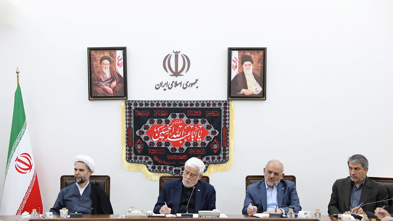 عارف: ستاد تنظیم بازار و برخوردهای نظارتی ابزار کار اقتصادی حکومت است