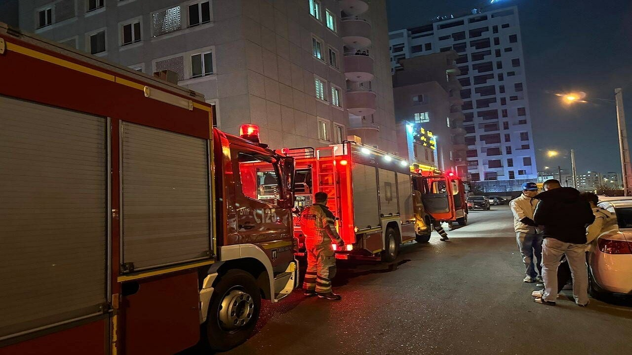 آتشسوزی مجتمع مسکونی ۵۴ واحدی در شهرک راهآهن تهران