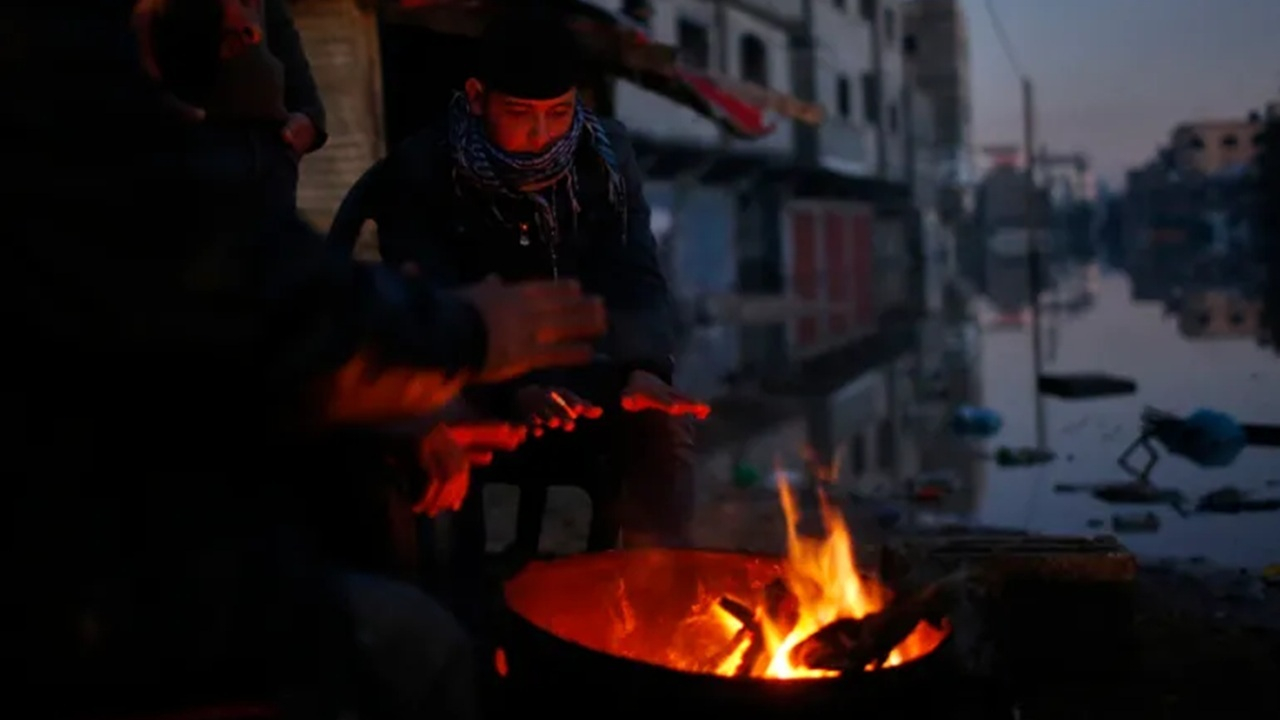 رنج مضاعف مردم غزه با جلوگیری رژیم از ورود ملزومات فصل سرما + فیلم