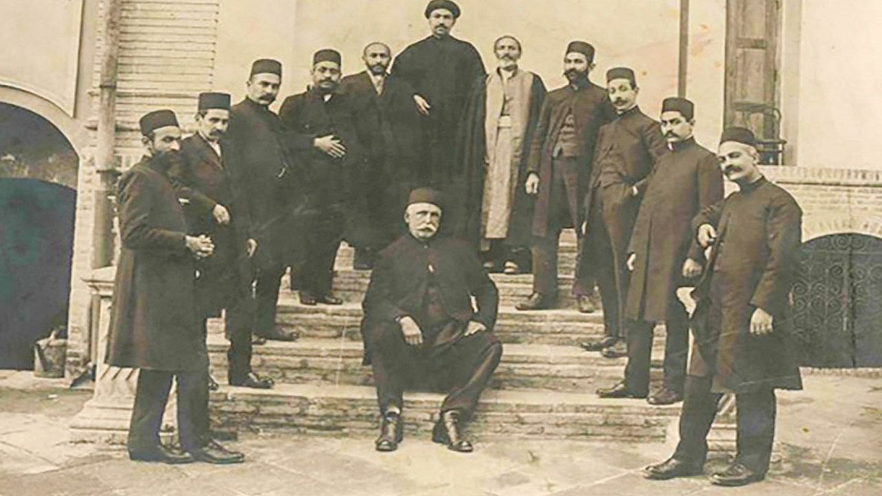 از محراب تا گورستان ارامنه؛ پشت پرده دینداری ابزاری میرزا یعقوب