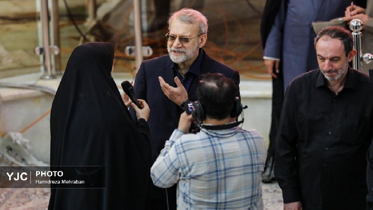 علی لاریجانی: اعتماد به مردم پایه مهم انقلاب بود