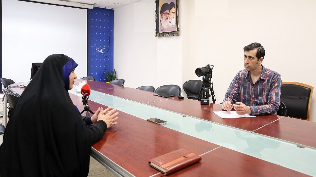 چرا دو نفر باید با کار مساوی حقوق متفاوت بگیرند؟/ اولین آسیب اتباع متوجه جامعه کارگری است