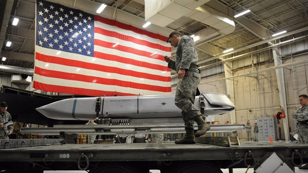 نشانه های شعله ور شدن رقابت تسلیحات اتمی با تحریکهای آمریکا + فیلم