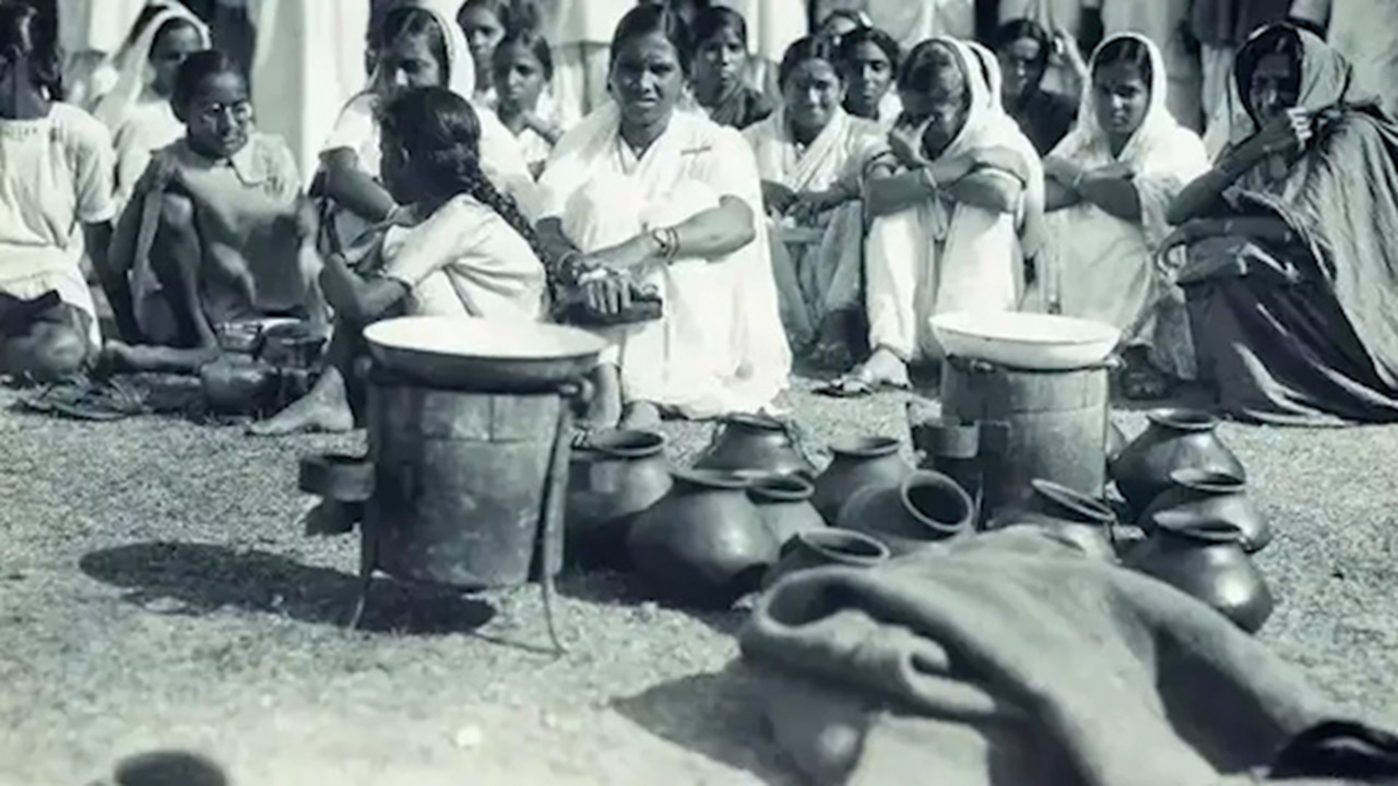 چرا در گذشته زنان هندی با ظرف نمک عکس میگرفتند؟ + فیلم