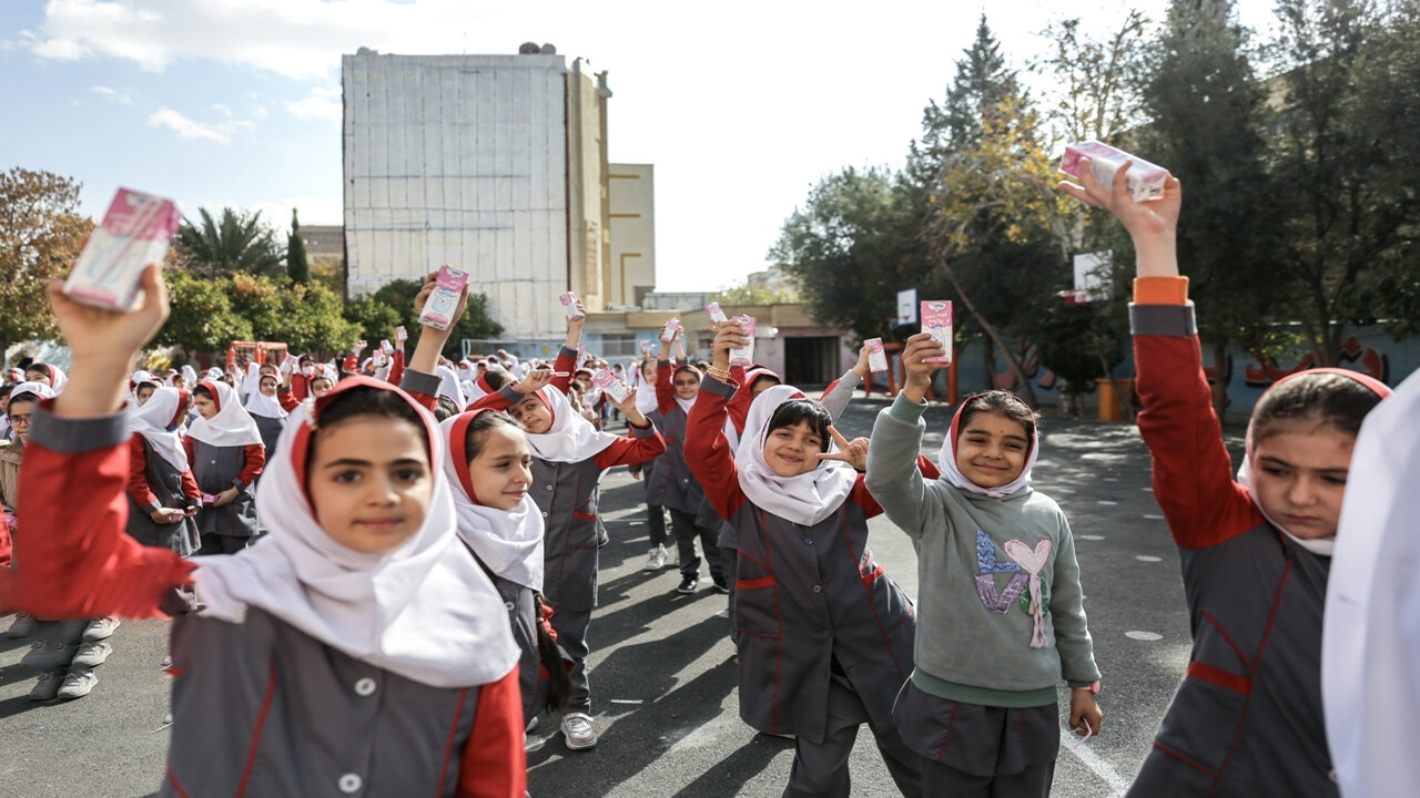 ماجرای توزیع شیر ناسالم در مدارس چه بود؟