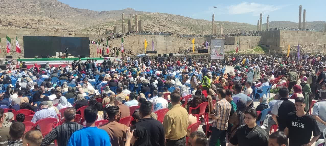 حضور ۲۸ هزار مسافر نوروزی در مجموعه جهانی تخت جمشید
