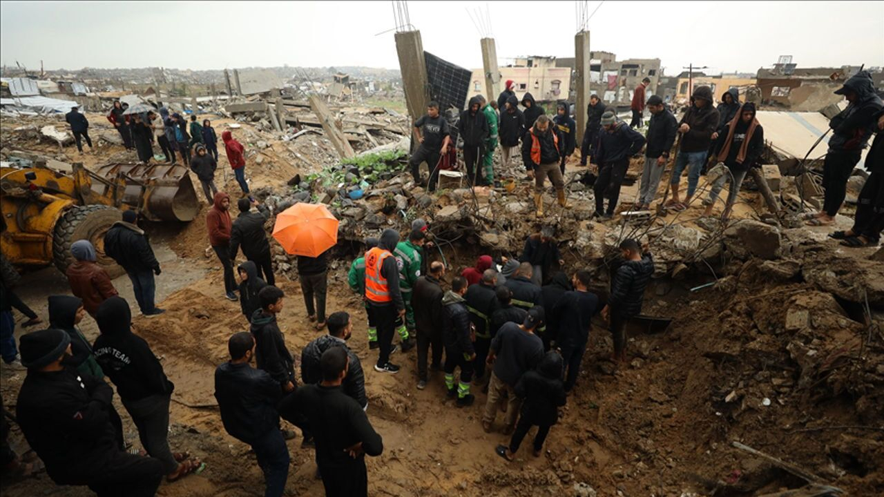 فروریختن ساختمانهای آسیبدیده غزه درپی طوفان