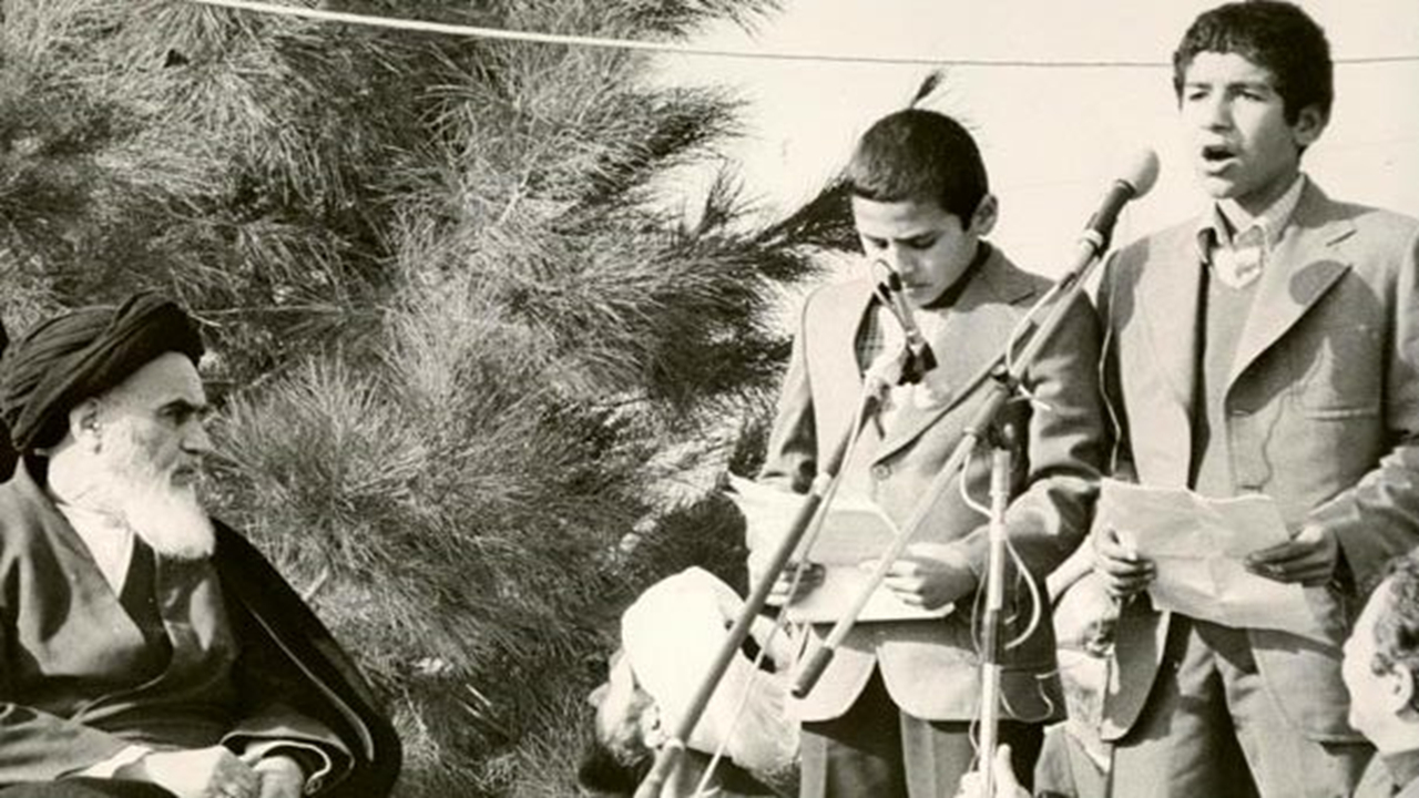 سرودی که از نوارهای مخفی به فرودگاه مهرآباد رسید