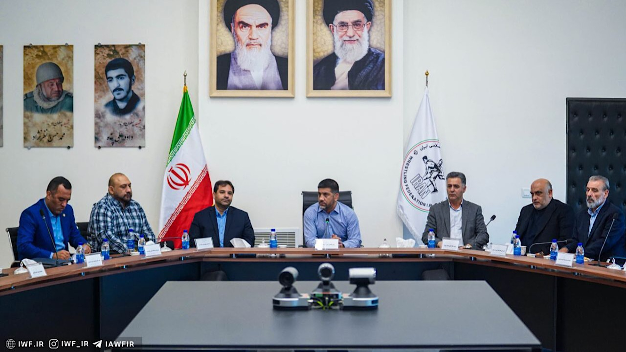 دبیر: کشتی تهران میتواند کشتی ایران را بالا بیاورد