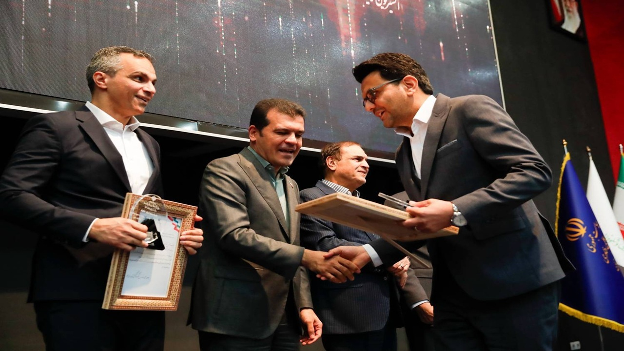 معرفی و تجلیل از ۱۵ شرکت برتر صادراتی در حوزه نانو