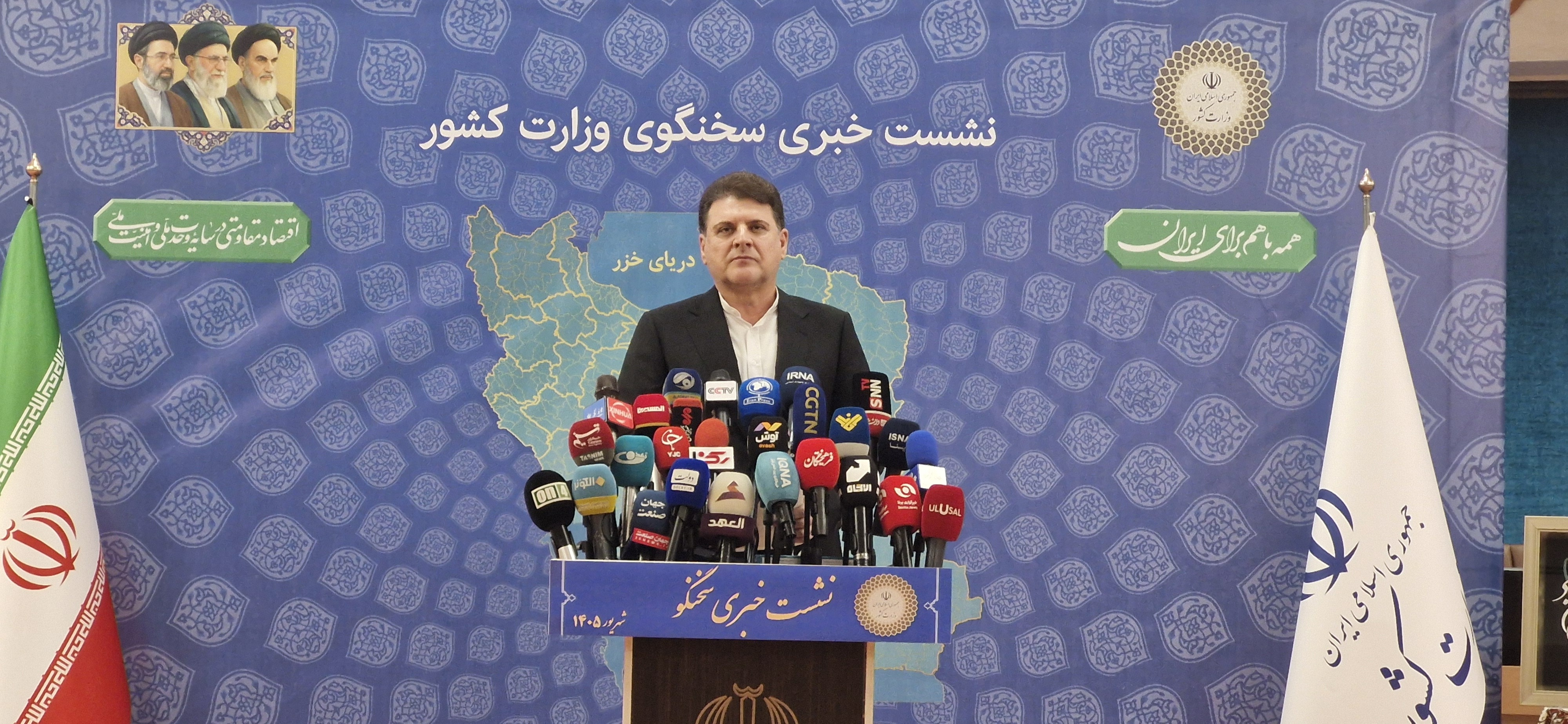 اعتقادی به دوگانهسازی جنگ و سازش نداریم/ انتخابات شوراها امسال برگزار میشود