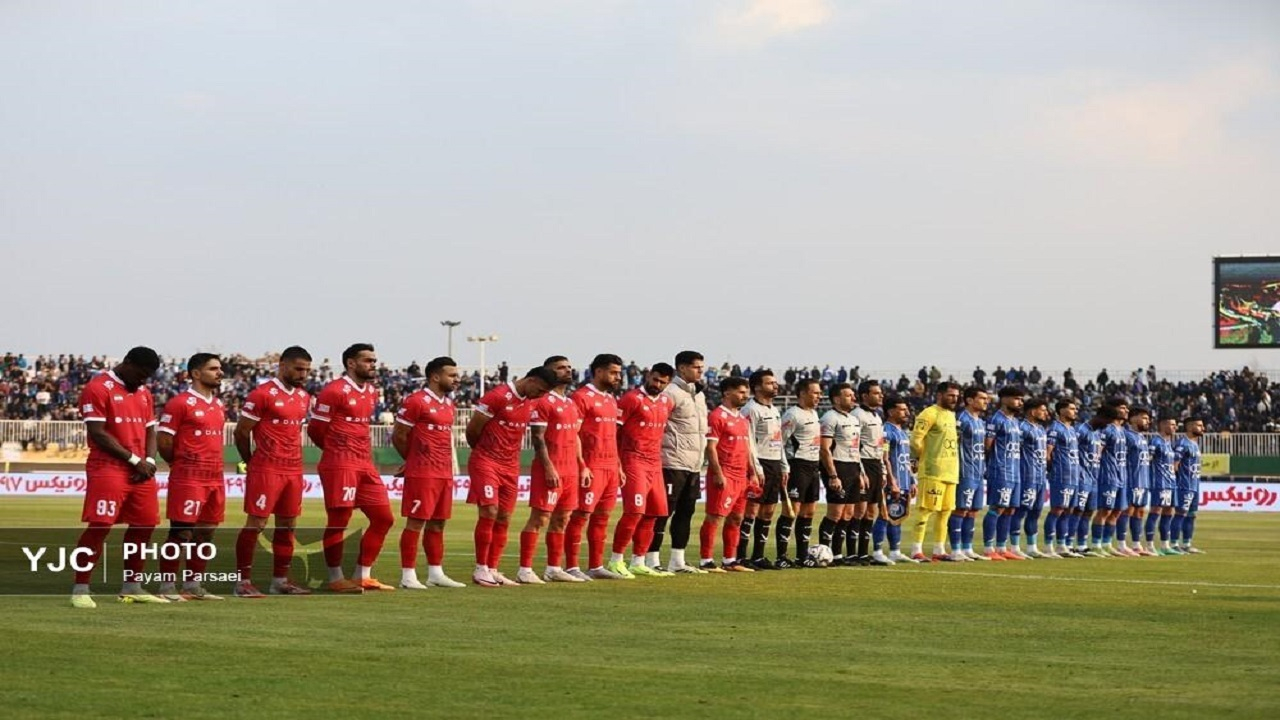 صالح حردانی در بازی دربی باید اخراج می‌شد/ کمیته انضباطی به سنگ‌پرانی ورود کند